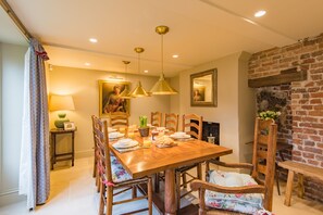 Dining - Ivy House by Keepers Cottages (Deal)