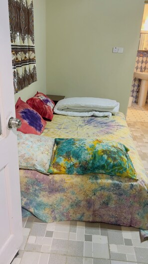 Comfort Single Room, Balcony, Lake View | Iron/ironing board - Brownerts Resort (Freetown)