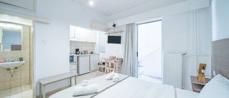 1 slaapkamer, een strijkplank/strijkijzer, gratis wifi, beddengoed