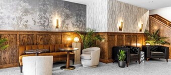 DTWN Bangor Historic Bldg Fast Wi-Fi  50"TV