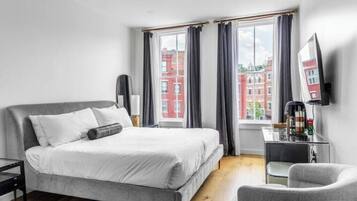 1 bedroom, desk, iron/ironing board, WiFi