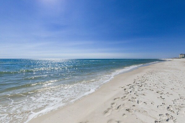 Una spiaggia nelle vicinanze