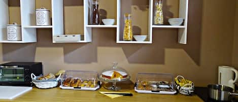 Free daily self-service breakfast