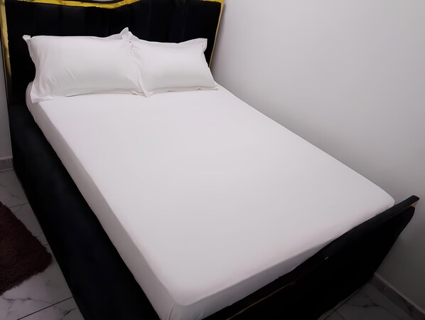 2 dormitorios, tabla de planchar con plancha, wifi y ropa de cama