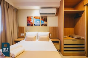 1 bedroom, iron/ironing board, Internet, bed sheets - Bedsitter 450m from Ondina Beach (Salvador)