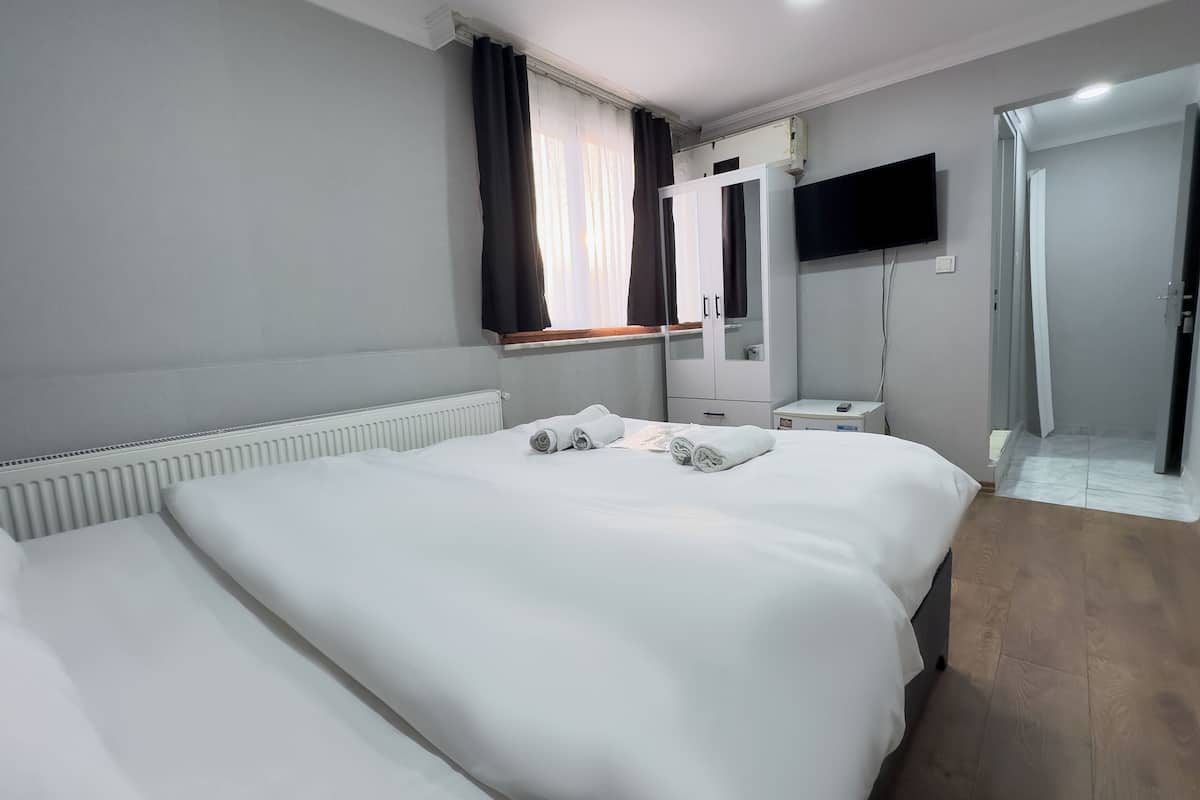Standard Room | Premium bedding, iron/ironing board, free cots/infant beds, free WiFi