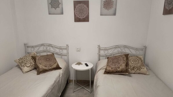 2 bedrooms, iron/ironing board, WiFi, bed sheets - APARTMENT IN ALTEA (Altea)