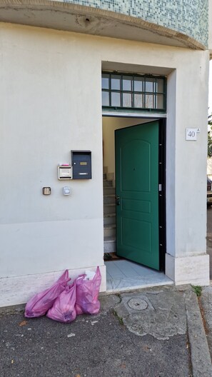 Exterior detail - The rose app (Livorno)