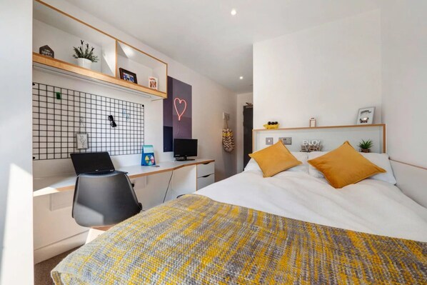Single Room, Non Smoking | Blackout drapes, free WiFi - For Student Only Magdalen Street at Colchester - Campus Accommodation (Colchester)