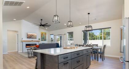 Modern Grand Junction Getaway Near Wineries, Hiking Trails and National Monument