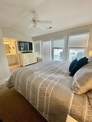 4 bedrooms, free WiFi, bed sheets, wheelchair access