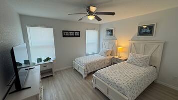 2 bedrooms, iron/ironing board, free WiFi, bed sheets