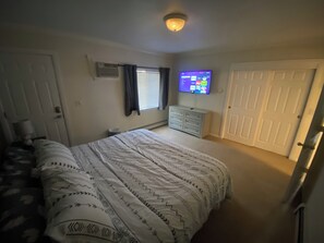 2 bedrooms, iron/ironing board, free WiFi