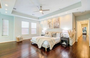 3 bedrooms, iron/ironing board, WiFi