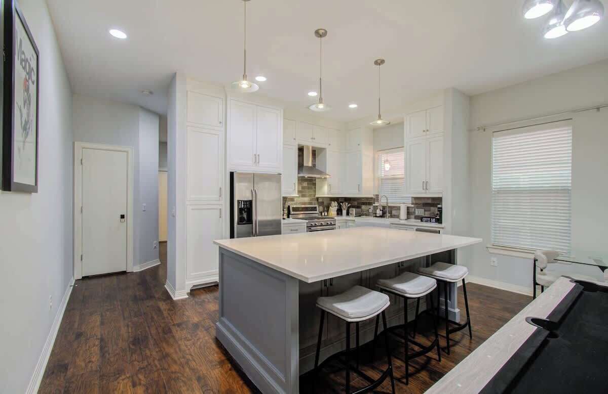 Microonde, forno, piano cottura, pentole/stoviglie/utensili