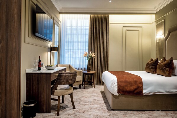 In-room safe, desk, soundproofing, iron/ironing board - Walled City Hotel (Londonderry)