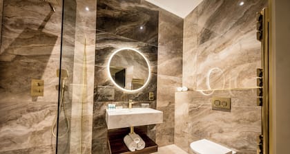 Walled City Hotel