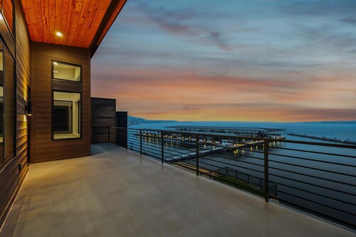 PK Casa Azul | Brand new home! | Sleeps 12 w second living room