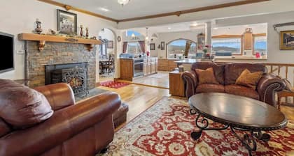 Waterfront home sleeps 21 with dock and game room