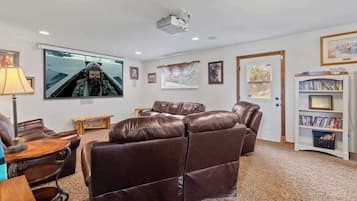 Smart TV, fireplace, DVD player, table football