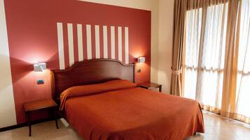 Desk, laptop workspace, free WiFi