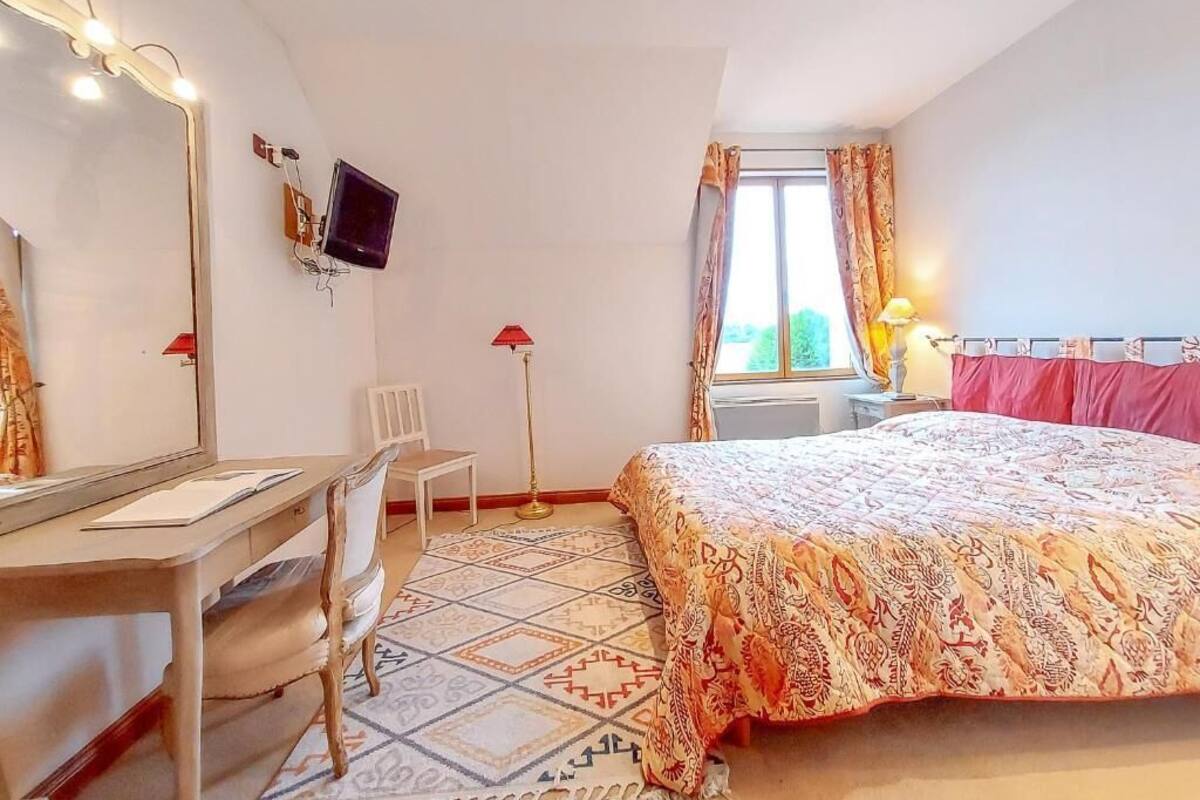 Classic Double Room, Garden View | Free WiFi