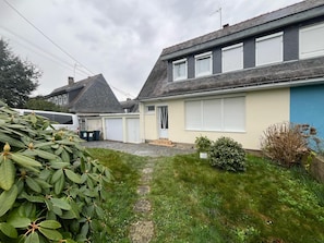 Exterior - Cosy house near beach, town center and submarine base (Lorient)