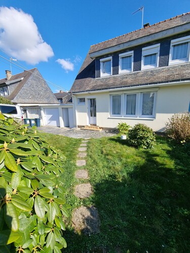 Maison cosy proche plage, centre-ville et base sous-marine