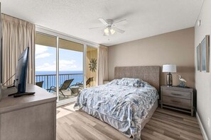 3 bedrooms, free WiFi, bed sheets - 3 BR Gulf Front Condo! Majestic Balcony Views! (Panama City Beach)