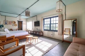 Premium Ocean View Suite | Minibar, free WiFi, bed sheets