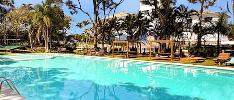 Indoor pool, 2 outdoor pools