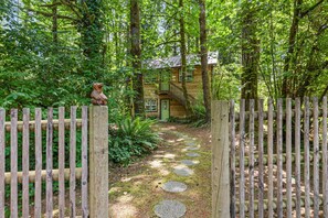 Exterior - Charming Creekside Studio Near Ferries to Seattle (Port Orchard)