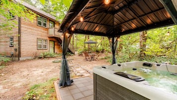 Bain à remous extérieur