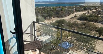 Charming 2-bedroom condo with Jacuzzy, WiFi, AC in welcoming El Sargento