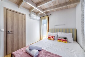 1 bedroom, iron/ironing board, free WiFi, bed sheets - Guest House Aphrodite First (Kato Archanes)