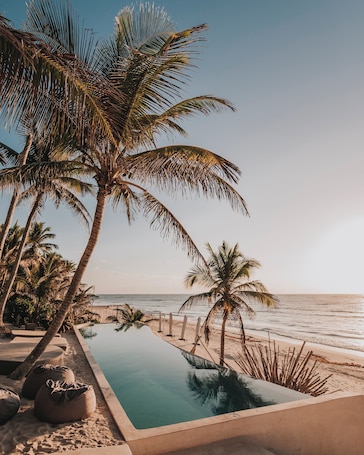 Piscina externa. Art Village Tulum