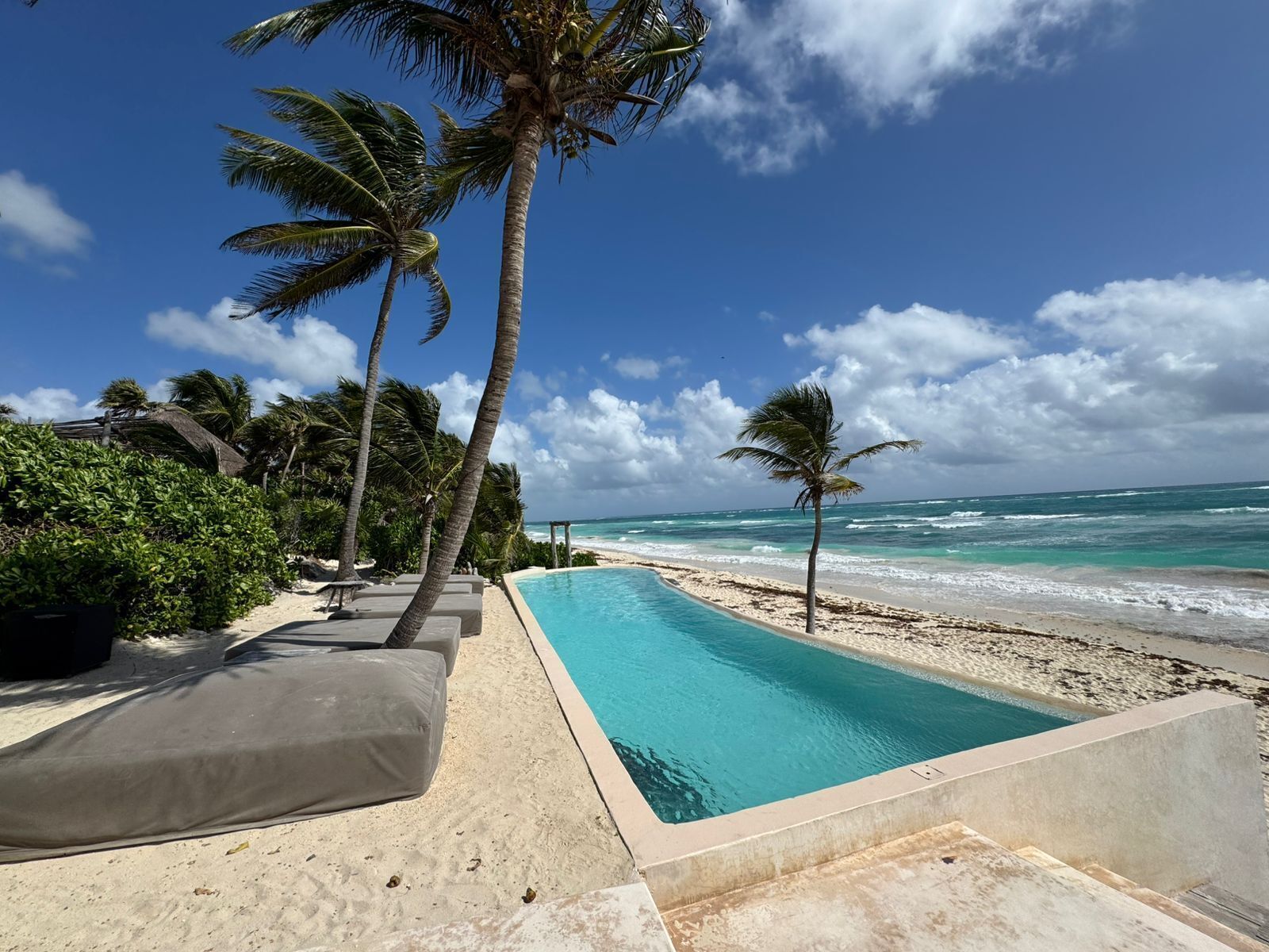 Private beach, white sand, beach bar