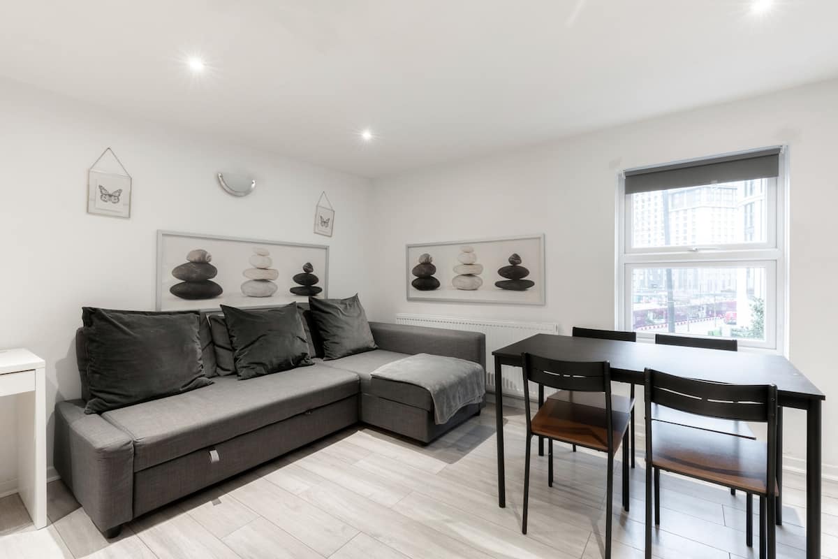 2 bedrooms, desk, laptop workspace, iron/ironing board