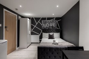 Apartment, Private Bathroom | Desk, laptop workspace, iron/ironing board - Edgware Road apartments (London)