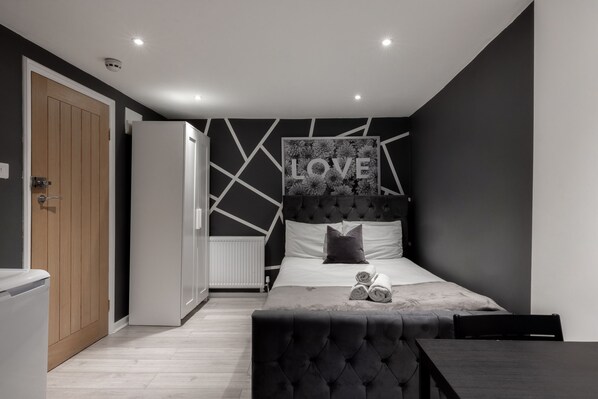 Apartment, Private Bathroom | Desk, laptop workspace, iron/ironing board - Edgware Road apartments (London)