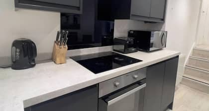 Apartmentsleeps8-wifi-famillyfriendly-citycentre