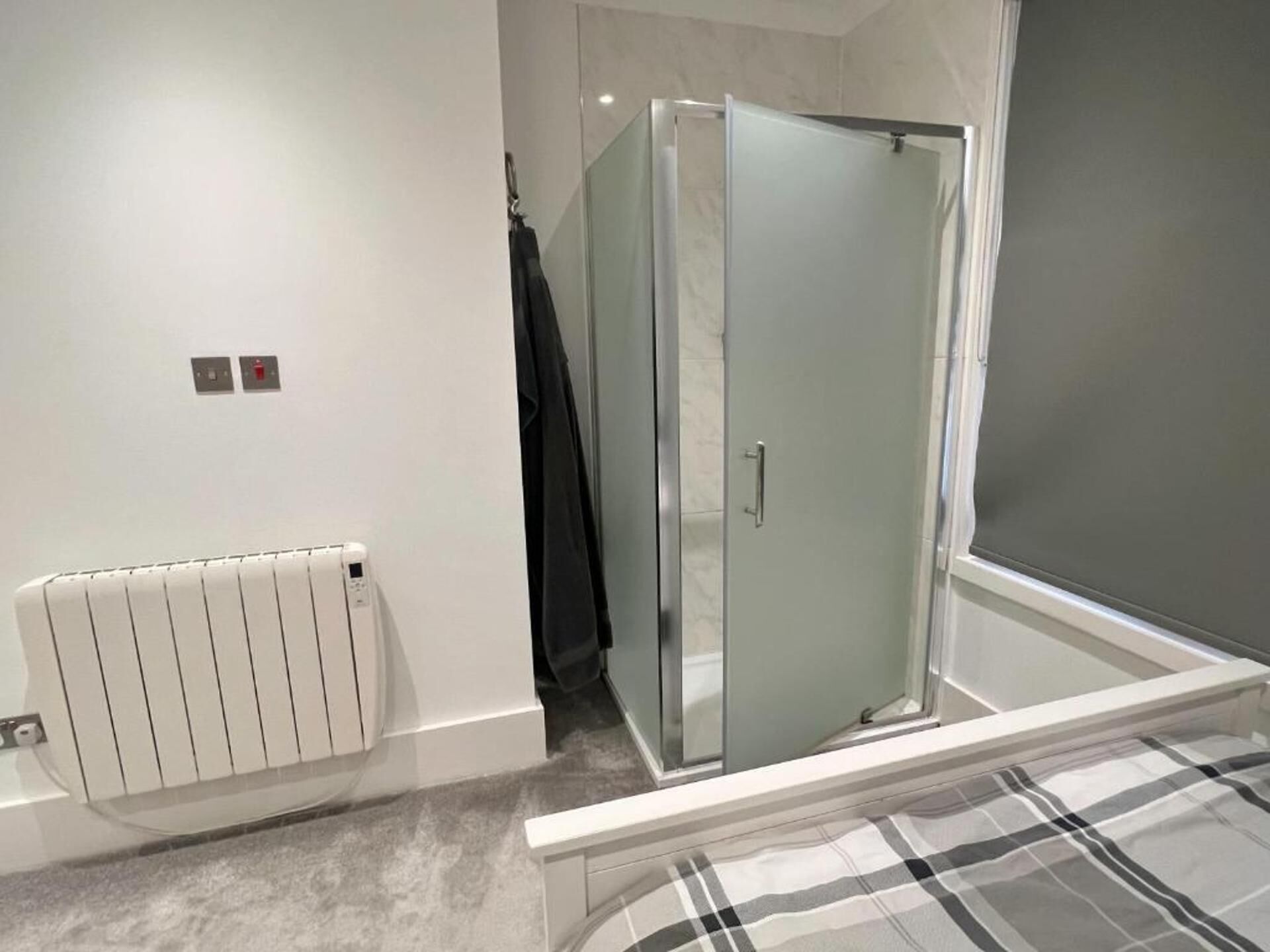 Apartment | Bathroom | Shower, hair dryer, towels