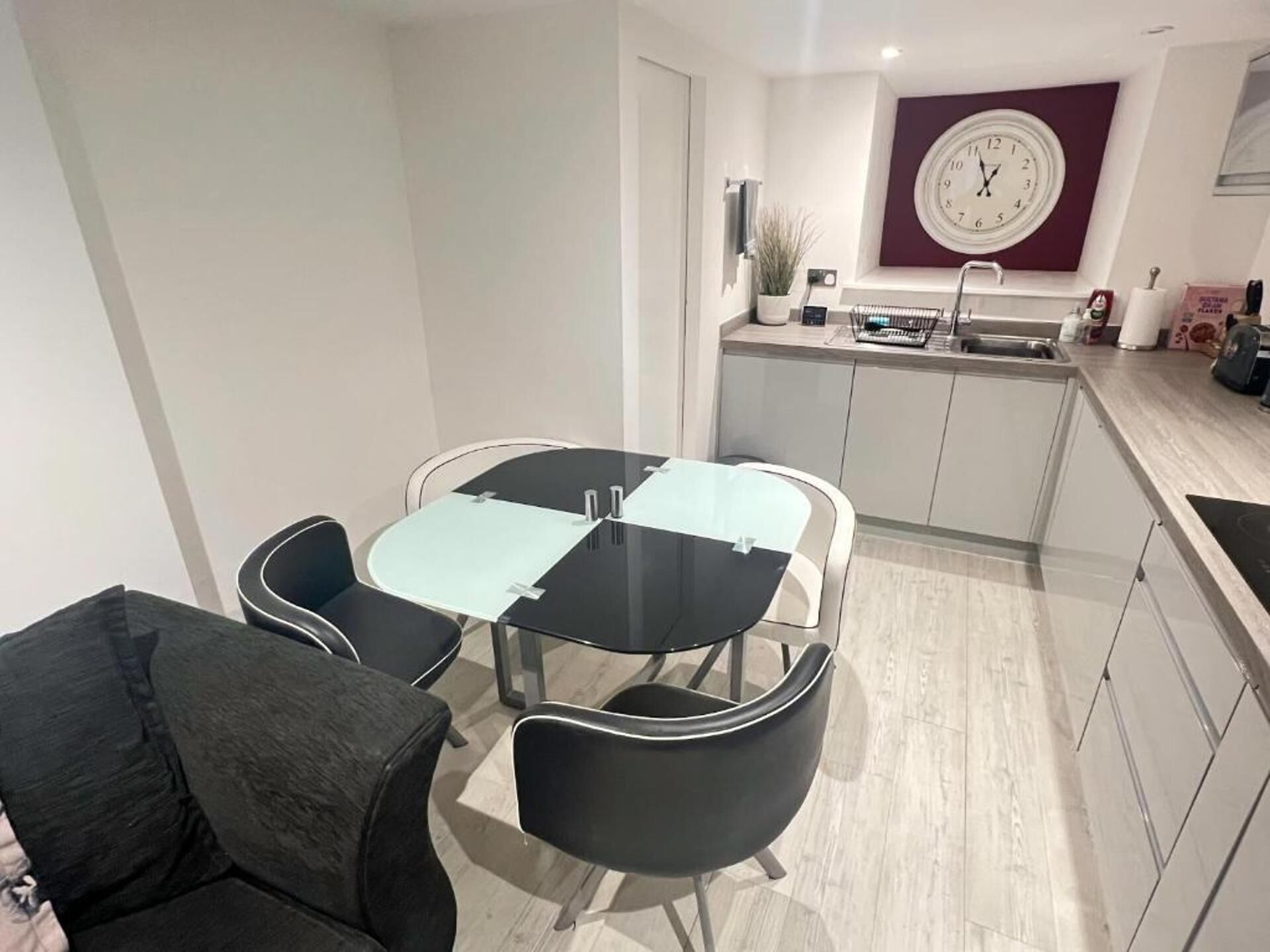 Apartment | Dining