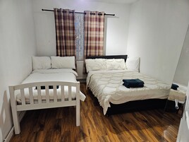 2 habitaciones, tabla de planchar con plancha y wifi gratis 