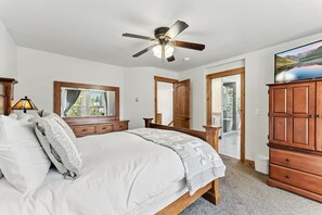 5 soveværelser, skrivebord, strygejern/strygebræt, weekendseng