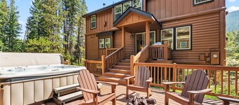 Large 5BR w/Mountain Views, Hot Tub, game room, garage-5 Mins to Slopes& Main St