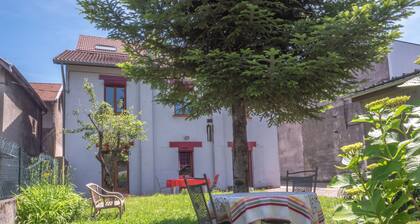 House with garden and parking 1 min from Grenoble