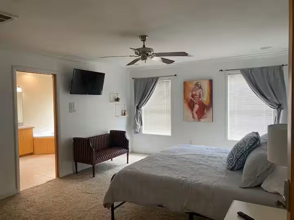 4 chambres, fer et planche à repasser, accès au Wi-Fi (inclus)