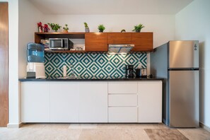 Comfort Condo, City View | Private kitchen | Toaster - Comfortable Studio with Pool - Huaya 501 (Playa del Carmen)