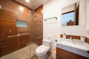 Bloc d'apartaments Comfort, vistes a la ciutat | Bany
